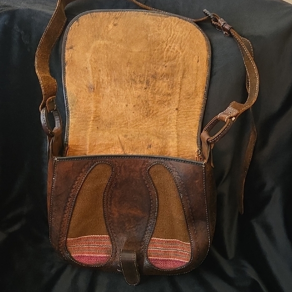 Brown Leather Crossbody Bag with Multicolor Accent - Picture 3 of 8
